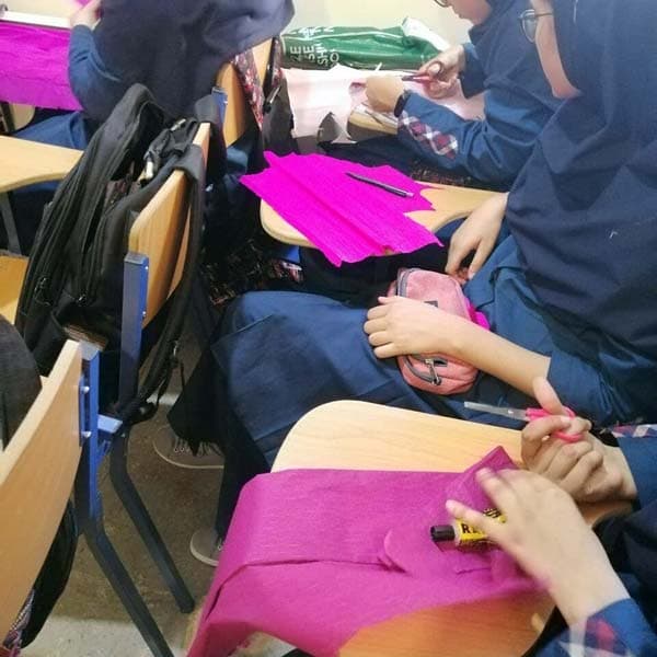 گلسازی با کاغذ کشی در مدرسه مهراندیش
