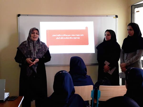 جلسه تبریک و راهکار به دانش آموزان